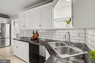 808 Locust St, Lebanon, PA 17042 - Photo 15