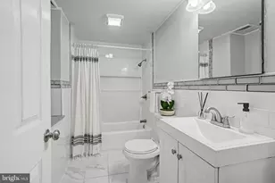 808 Locust St, Lebanon, PA 17042 - Photo 25