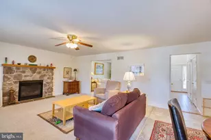 28 Norfolk Ln, Lebanon, PA 17042 - Photo 5