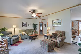 1048 Hemlock Cir, Manheim, PA 17545 - Photo 9