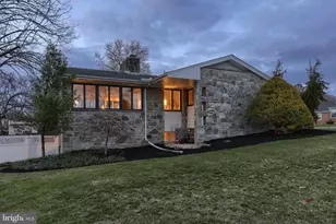 129 S Center St, Cleona, PA 17042 - Photo 5