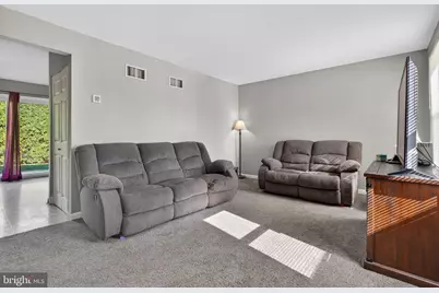 103 Village Ct, Lebanon, PA 17042 - Photo 3