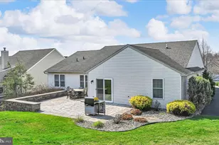 858 Water Edge Ct, Lebanon, PA 17046 - Photo 33