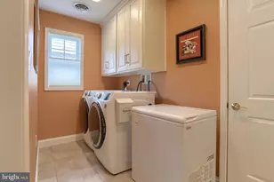 1045 English Dr, Lebanon, PA 17042 - Photo 33