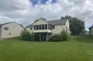 19 Springhouse Dr, Myerstown, PA 17067 - Photo 3