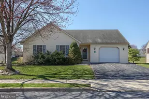 19 Springhouse Dr, Myerstown, PA 17067 - Photo 1