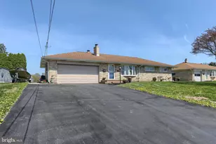 811 E Canal St, Lebanon, PA 17046 - Photo 3