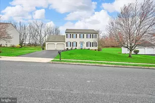 320 Coachman Ln, Palmyra, PA 17078 - Photo 5