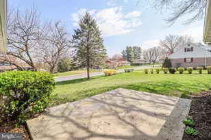 426 Edgewood Dr, Lebanon, PA 17042 - Photo 9
