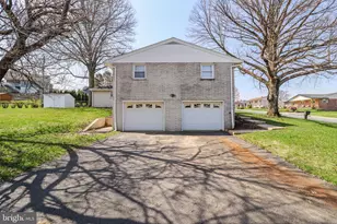 426 Edgewood Dr, Lebanon, PA 17042 - Photo 5