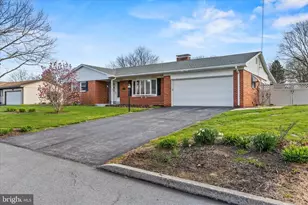 112 Kenmar Dr, Palmyra, PA 17078 - Photo 3