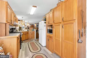 188 W Cedar St, Palmyra, PA 17078 - Photo 15