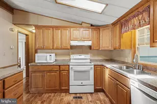 220 Maple Ave, Manheim, PA 17545 - Photo 5