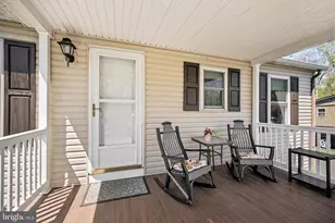 220 Maple Ave, Manheim, PA 17545 - Photo 3