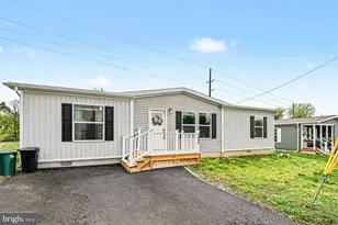 2096 Scull St, Lebanon, PA 17046 - Photo 3