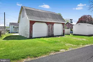 547 W Main Ave, Myerstown, PA 17067 - Photo 37