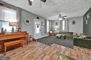 524 S Railroad St, Myerstown, PA 17067 - Photo 9