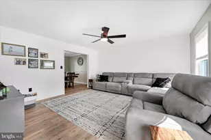 430 Oak Ln, Palmyra, PA 17078 - Photo 3