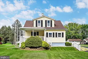 265 Narrows Dr, Lebanon, PA 17046 - Photo 3