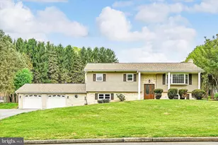 13 Villa Ln, Palmyra, PA 17078 - Photo 3