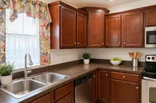 852 Walnut Crest Dr, Lebanon, PA 17046 - Photo 3