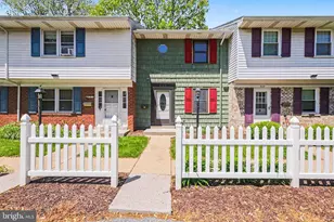 933 E Maple St, Palmyra, PA 17078 - Photo 1