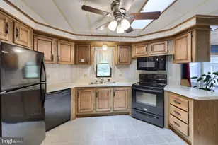 36 Maple Ave, Manheim, PA 17545 - Photo 13