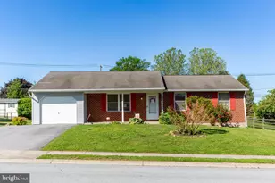 113 Sweetwater Ln, Newmanstown, PA 17073 - Photo 1