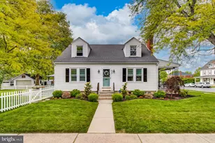 333 E Oak St, Palmyra, PA 17078 - Photo 1