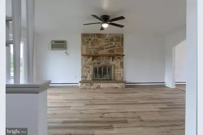 231 W Main Street, Fredericksburg, PA 17026 - Photo 3