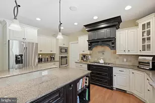 1392 Fox Hill Dr, Palmyra, PA 17078 - Photo 19