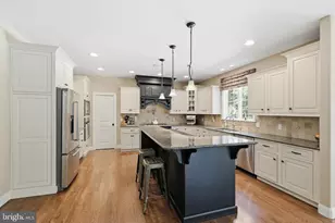 1392 Fox Hill Dr, Palmyra, PA 17078 - Photo 3