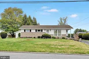 409 W Locust St, Cleona, PA 17042 - Photo 3