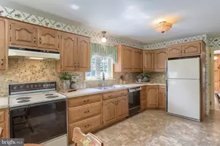 235 Narrows Dr, Lebanon, PA 17046 - Photo 33
