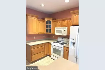 850 Water Edge Ct, Lebanon, PA 17046 - Photo 9