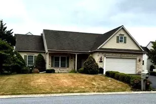 850 Water Edge Ct, Lebanon, PA 17046 - Photo 3