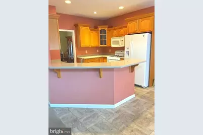 850 Water Edge Ct, Lebanon, PA 17046 - Photo 5