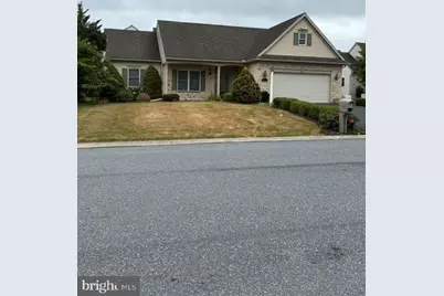 850 Water Edge Ct, Lebanon, PA 17046 - Photo 3