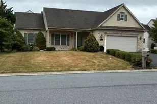 850 Water Edge Ct, Lebanon, PA 17046 - Photo 3
