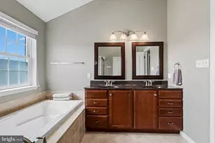 289 Sweetwater Dr, Palmyra, PA 17078 - Photo 17