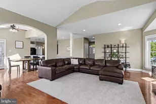 289 Sweetwater Dr, Palmyra, PA 17078 - Photo 3