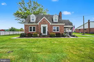 118 E Queen St, Jonestown, PA 17038 - Photo 1