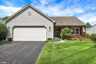 14 Springhouse Dr, Myerstown, PA 17067 - Photo 1