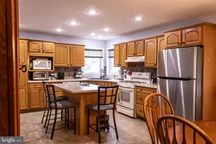 716 W Maple St, Palmyra, PA 17078 - Photo 25