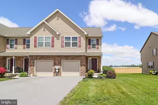 156 Linda Sue Ln, Myerstown, PA 17067 - Photo 1