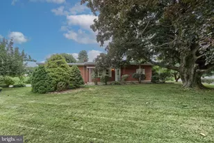 490 Beechwood Ave, Lebanon, PA 17042 - Photo 3