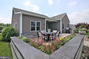 1034 Grant Cir, Lebanon, PA 17042 - Photo 3