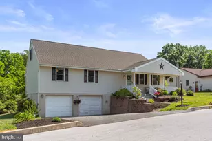 112 Beech Ave, Fredericksburg, PA 17026 - Photo 3