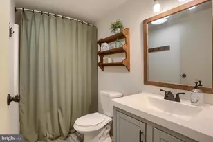 156 Lakeside Dr, Fredericksburg, PA 17026 - Photo 17