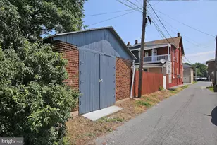 437 N 3rd Ave, Lebanon, PA 17046 - Photo 3